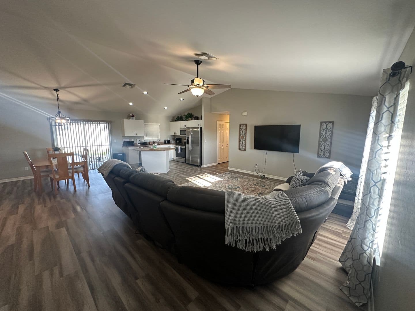 Cape Coral House: 128 NW 25th Pl
