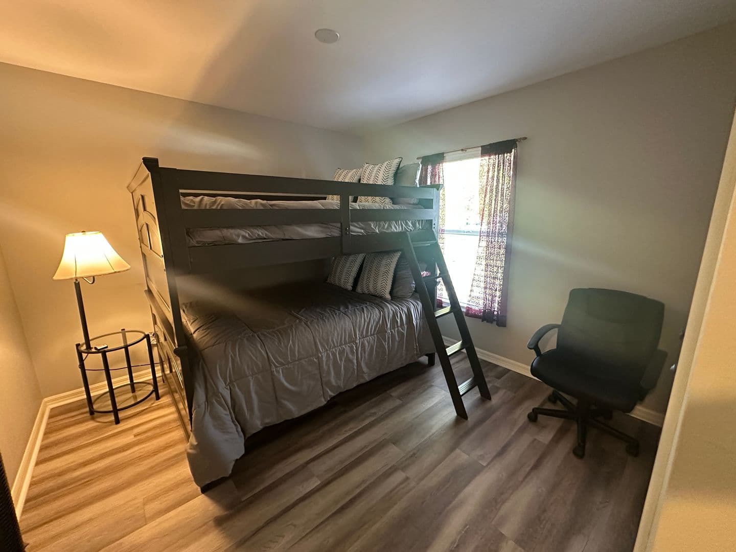 Cape Coral House: 128 NW 25th Pl