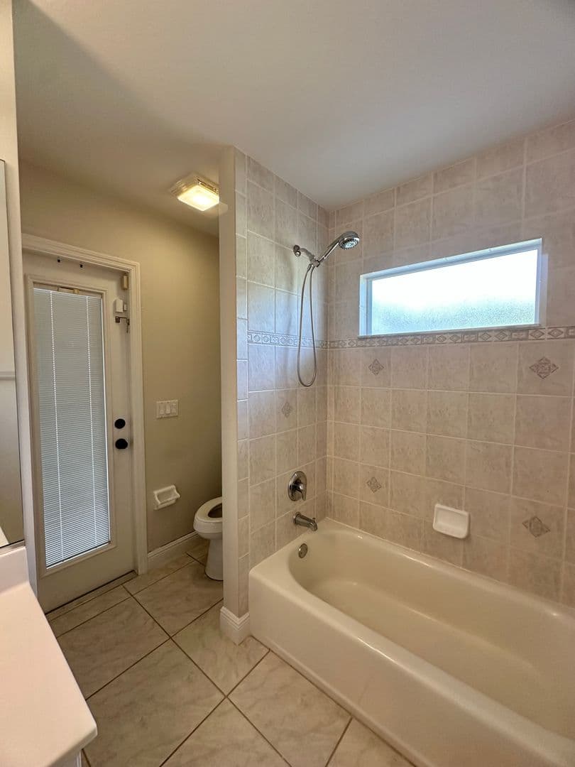 Cape Coral House: 300 SW 24th Pl