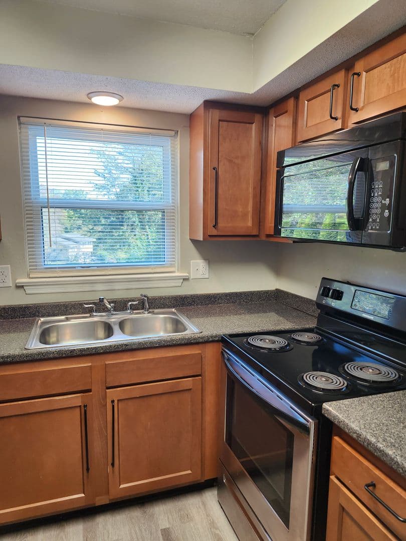 Hixson Apartment: 778 & 780 Winding Hills Lane