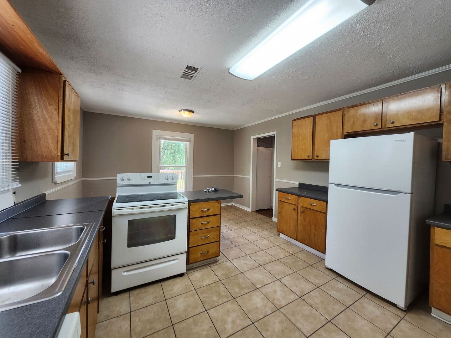 Chattanooga House: 2081 Mae Dell Road