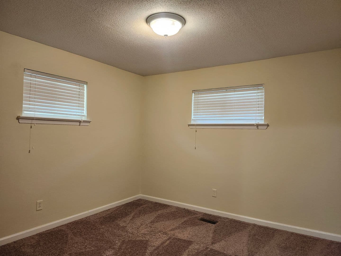 Chattanooga Apartment: 6629 Harrison Pike