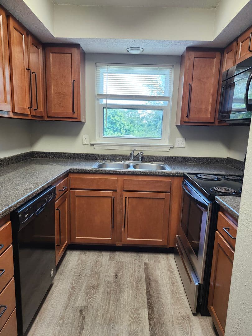 Hixson Apartment: 778 & 780 Winding Hills Lane