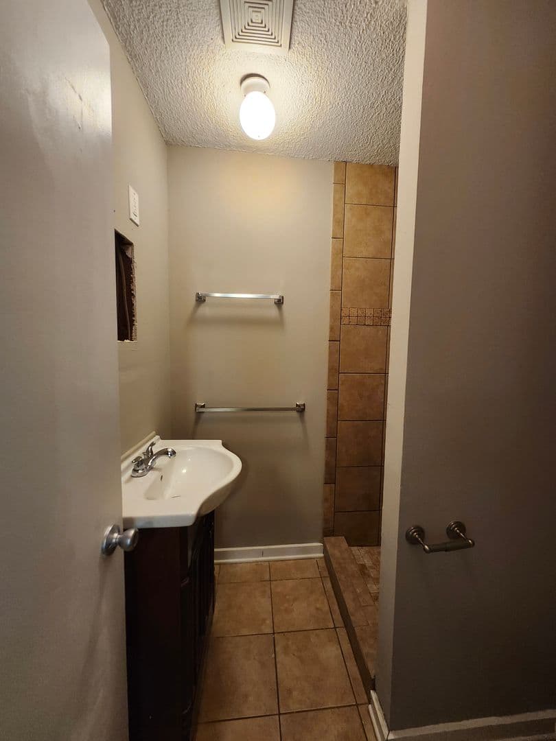 Chattanooga House: 2081 Mae Dell Road