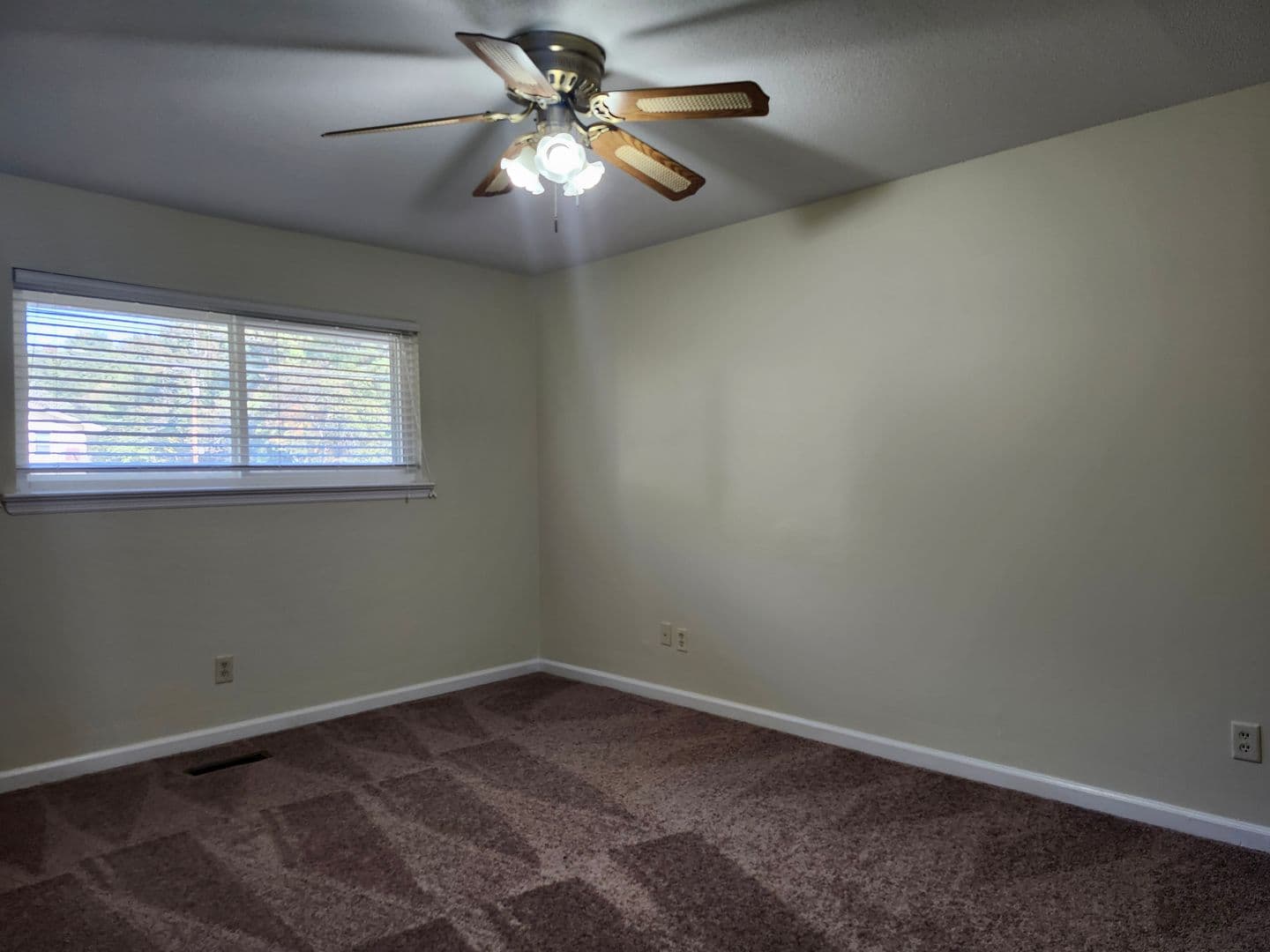 Chattanooga Apartment: 6629 Harrison Pike