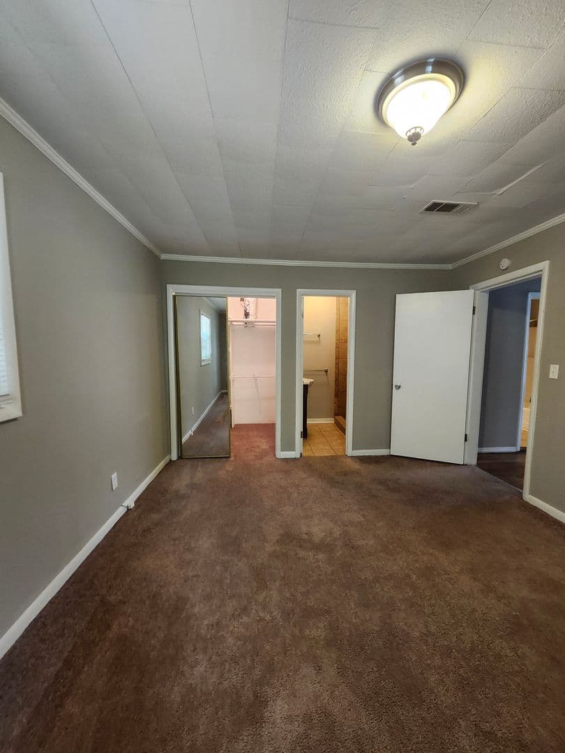 Chattanooga House: 2081 Mae Dell Road