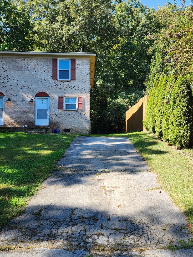 Hixson Apartment: 778 & 780 Winding Hills Lane