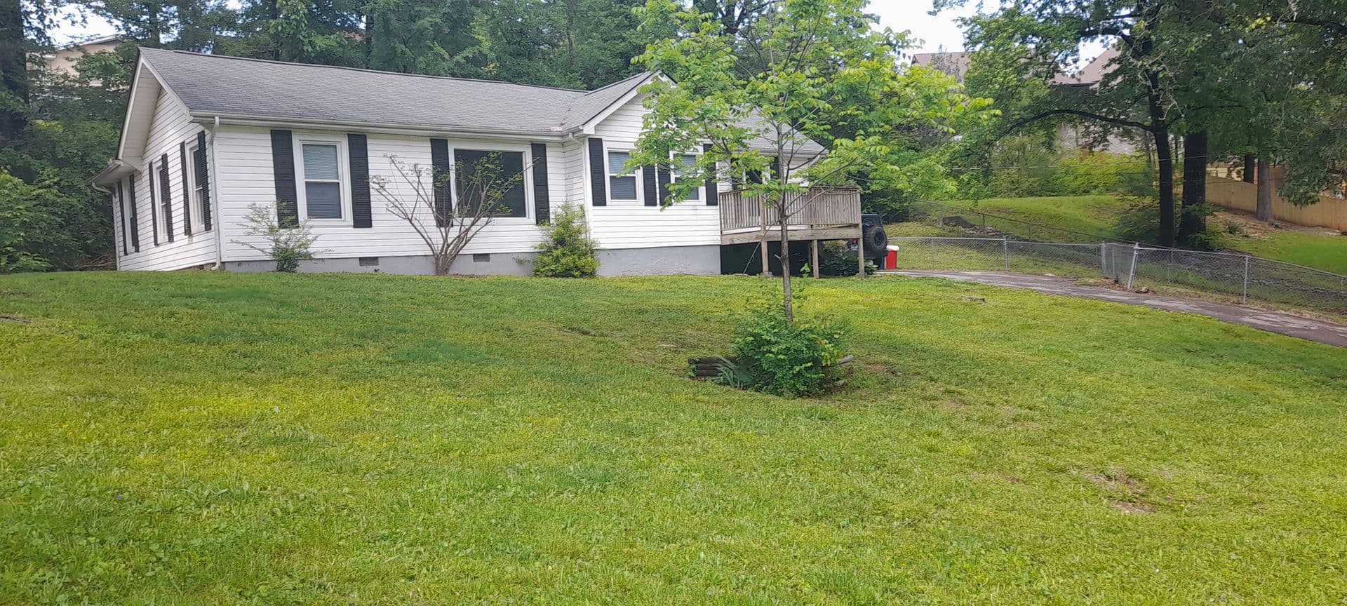 Chattanooga House: 2081 Mae Dell Road