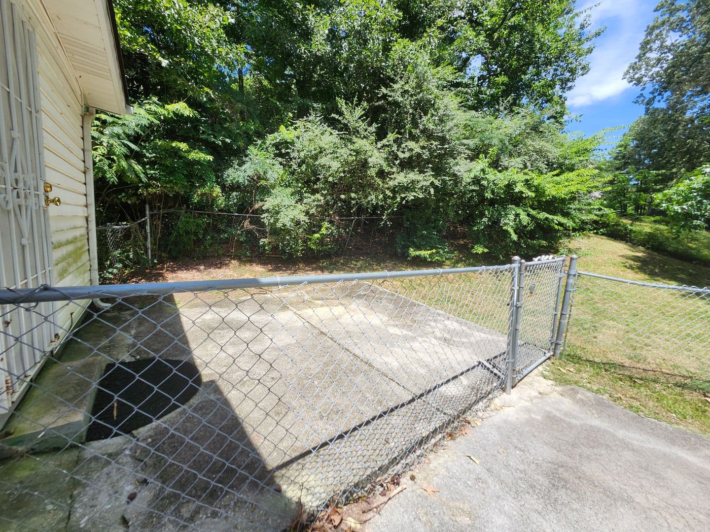 Chattanooga House: 2081 Mae Dell Road