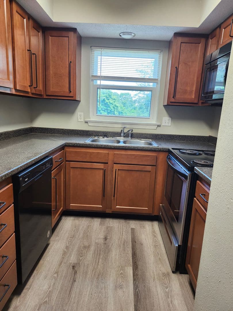 Hixson Apartment: 778 & 780 Winding Hills Lane