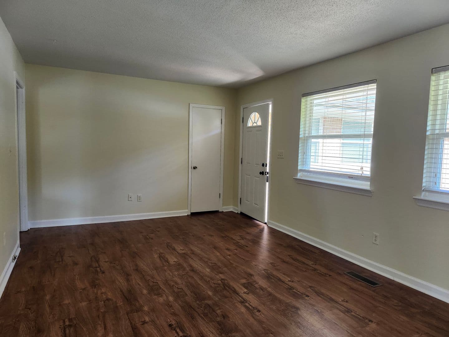 Chattanooga Apartment: 6629 Harrison Pike