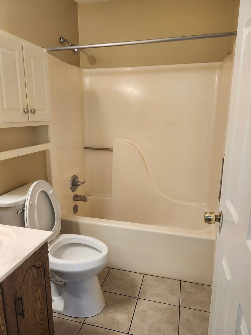 Rossville Apartment: 107 Lytle Road