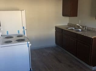 HOBBS Apartment: 312-318 E ST. ANNE PL