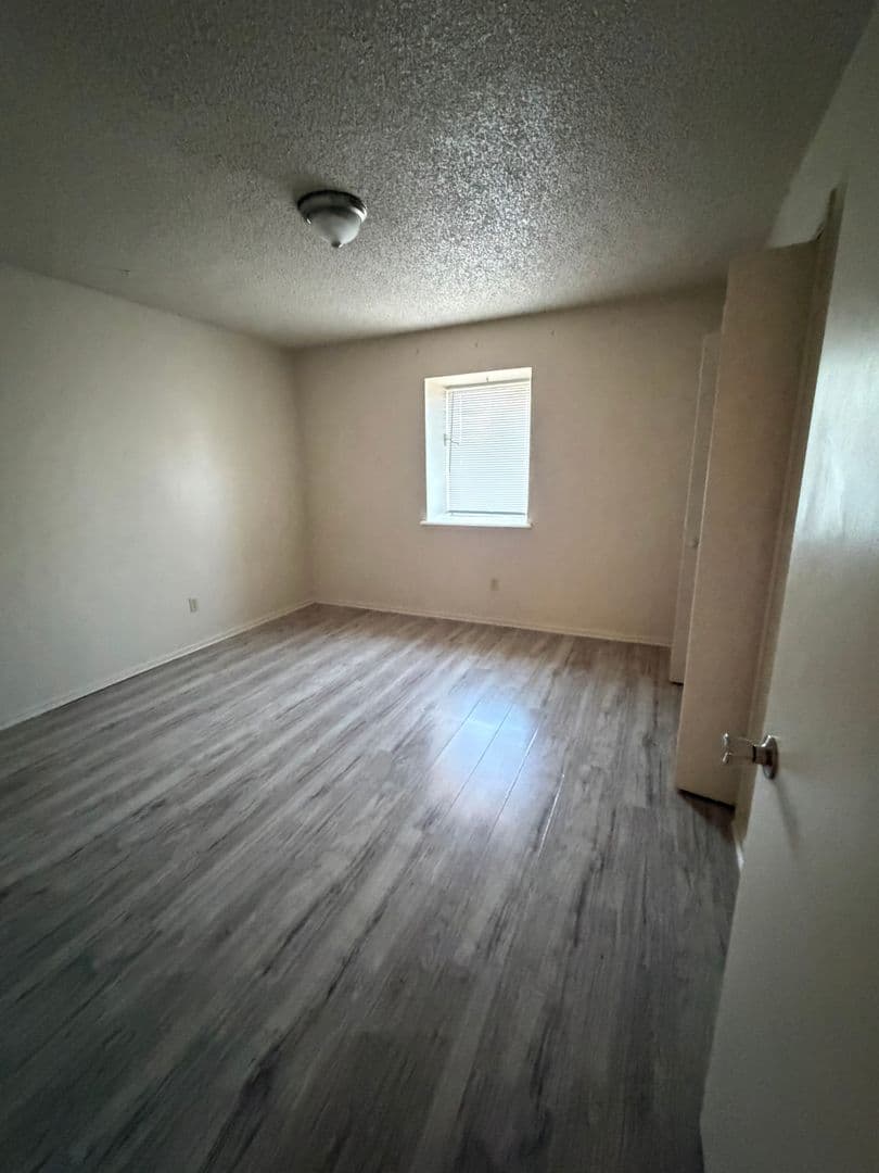 Hobbs Apartment: Kiowa