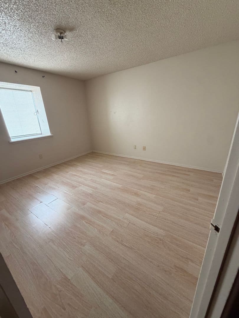 Hobbs Apartment: Kiowa