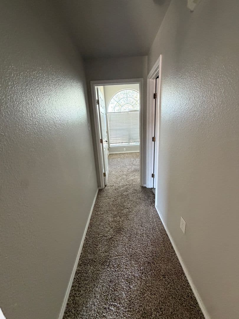 Midland House: 4407 Trevino st