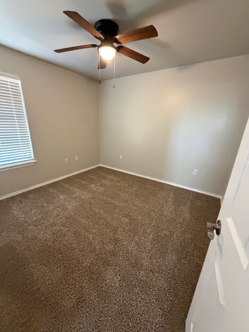 Midland House: 4407 Trevino st