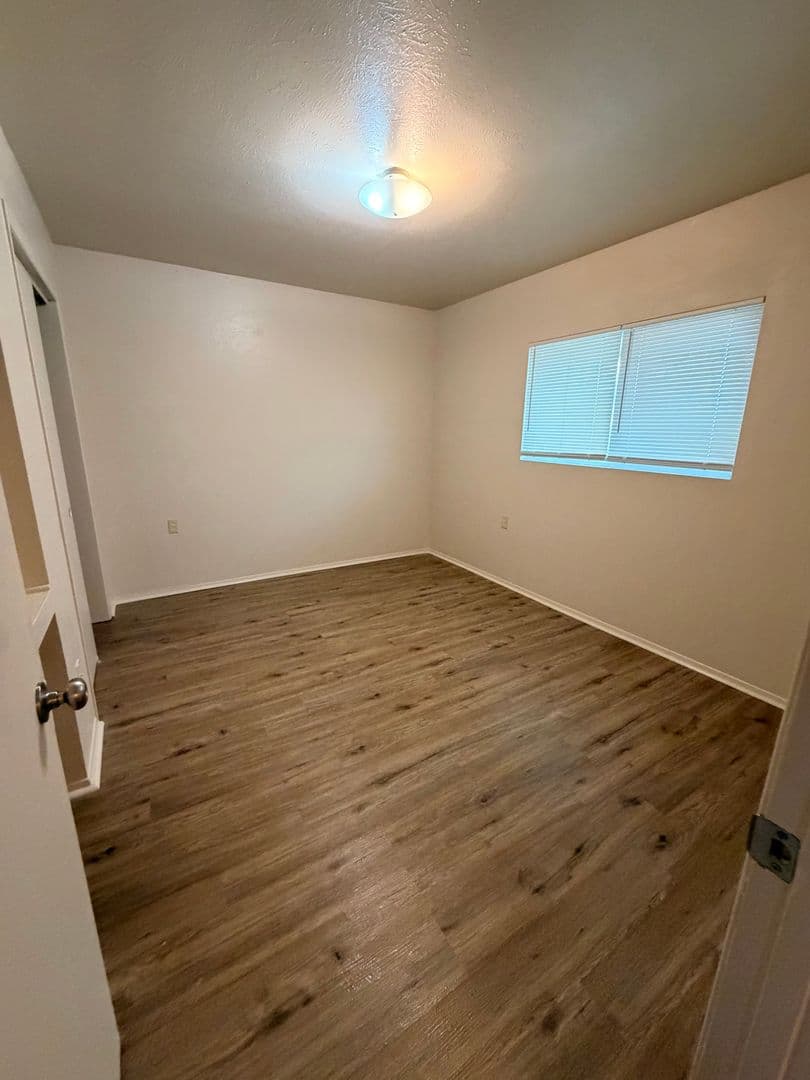 Hobbs Apartment: 2021 N. Jefferson