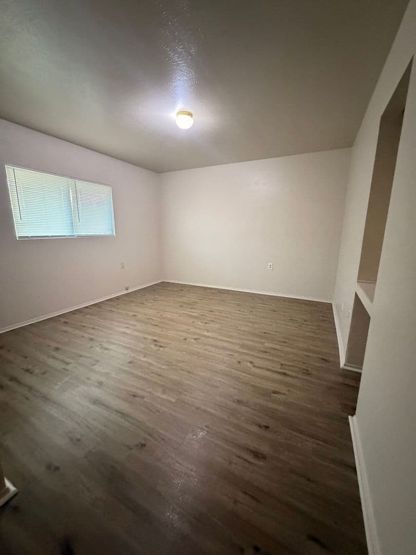 Hobbs Apartment: 2021 N. Jefferson