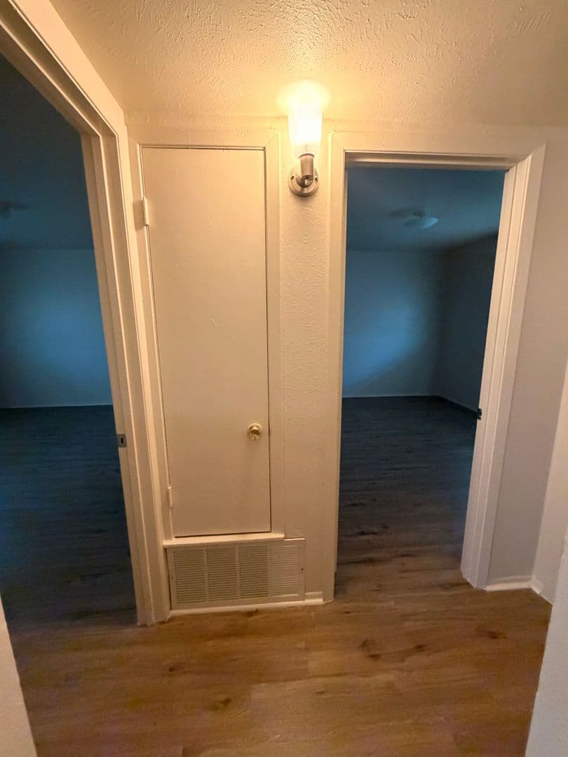 Hobbs Apartment: 2021 N. Jefferson