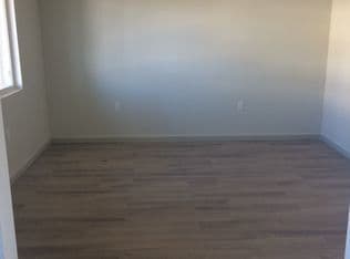 HOBBS Apartment: 312-318 E ST. ANNE PL