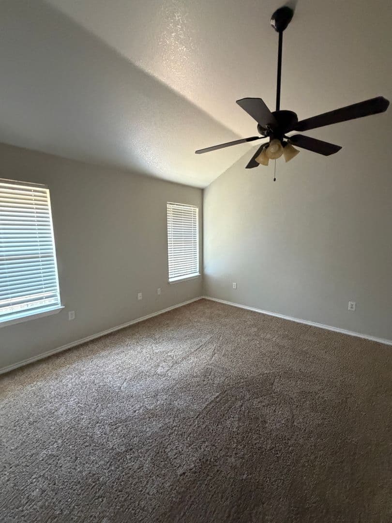 Midland House: 4407 Trevino st