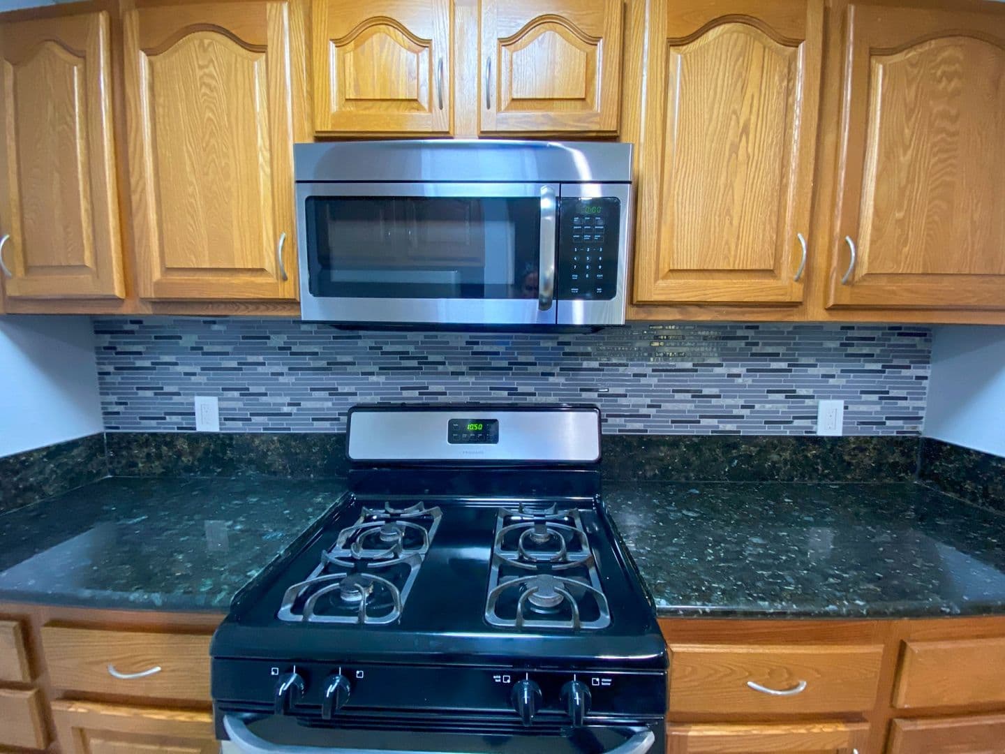 North Hollywood Apartment: 5513 Fulcher Avenue