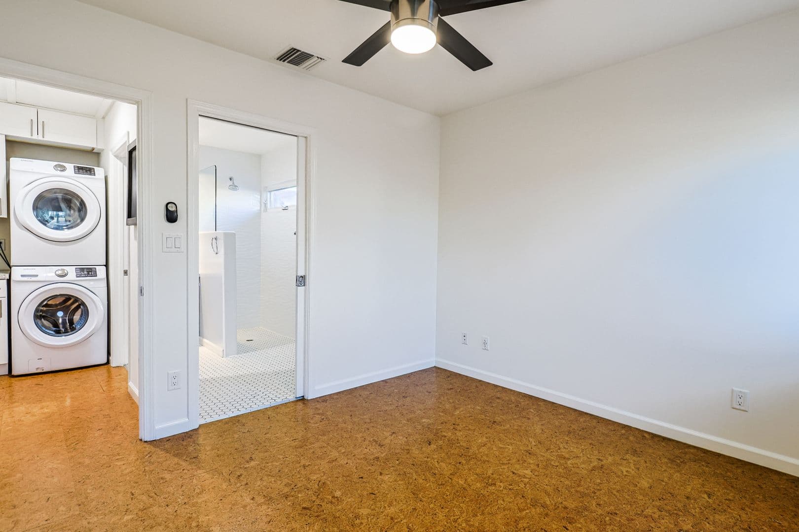 Burbank Apartment: 254-256 W. Tujunga Avenue