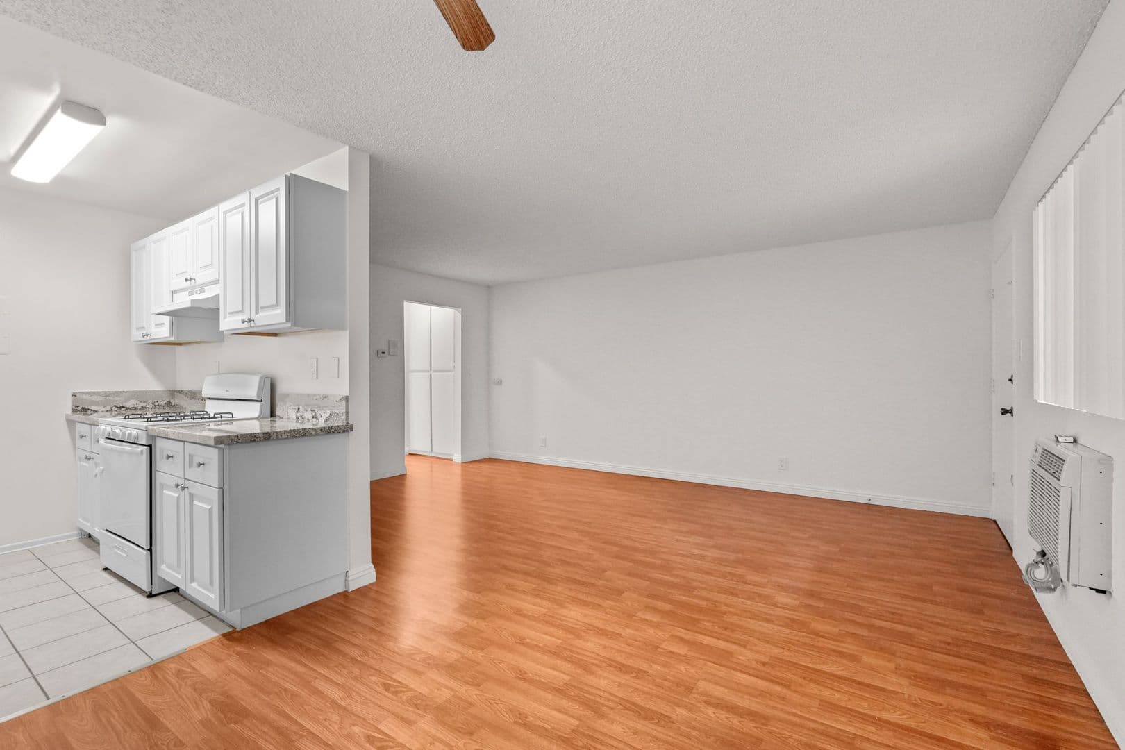 North Hollywood Apartment: 12603 Oxnard Street