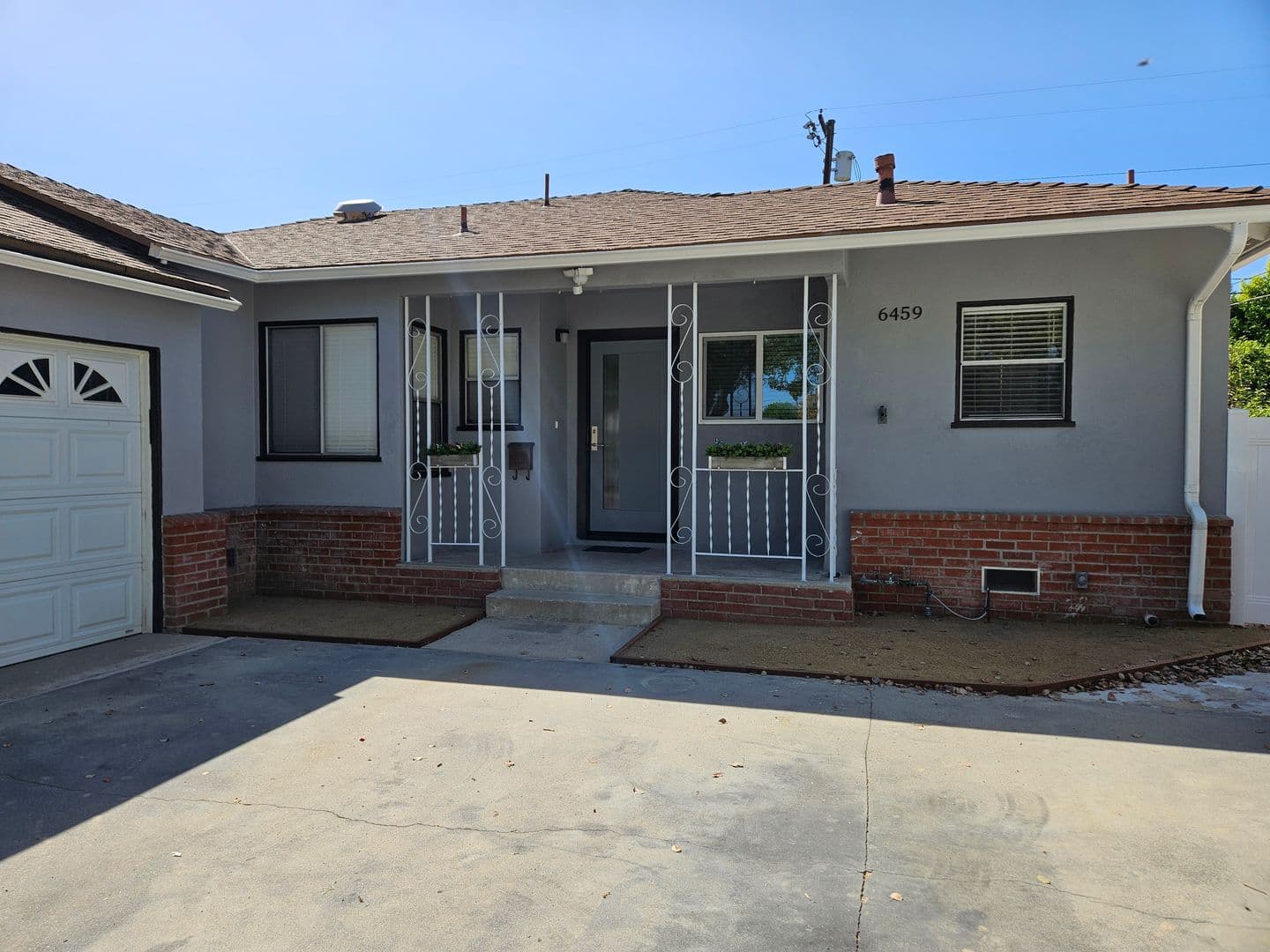Van Nuys House: 6459 Forbes Avenue