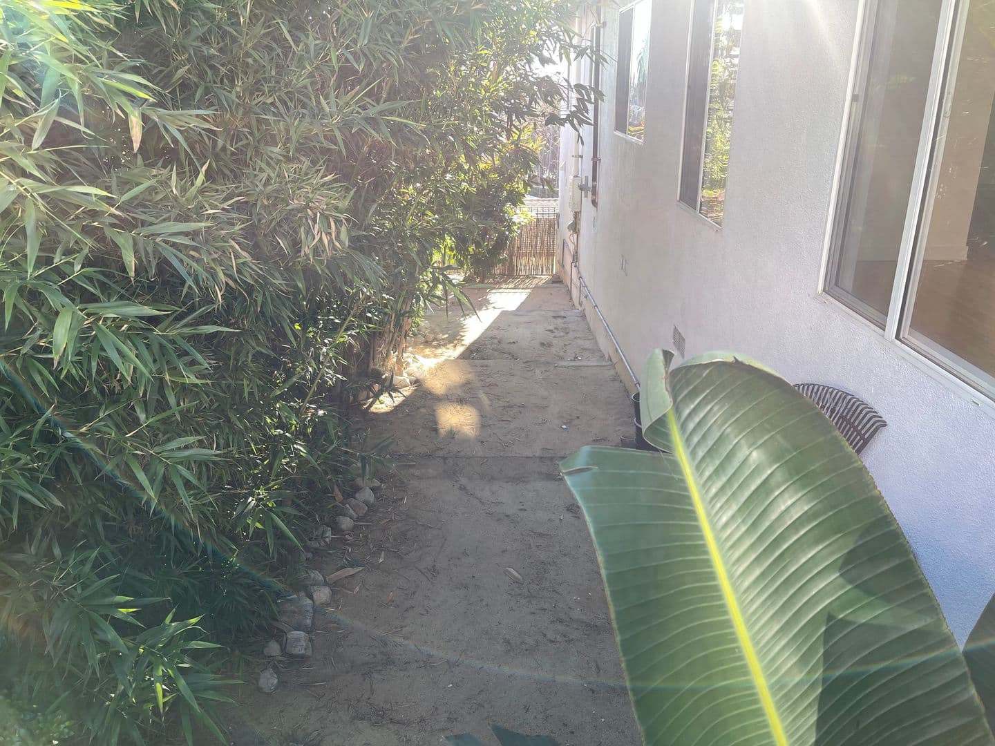 Los Angeles Apartment: 477-479 Nassau Avenue