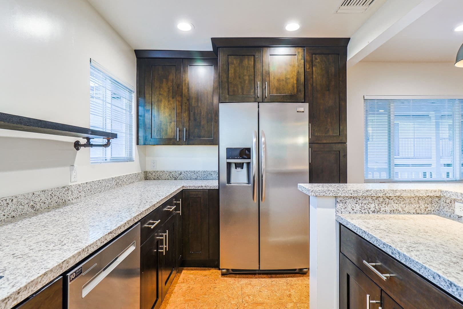 Burbank Apartment: 254-256 W. Tujunga Avenue