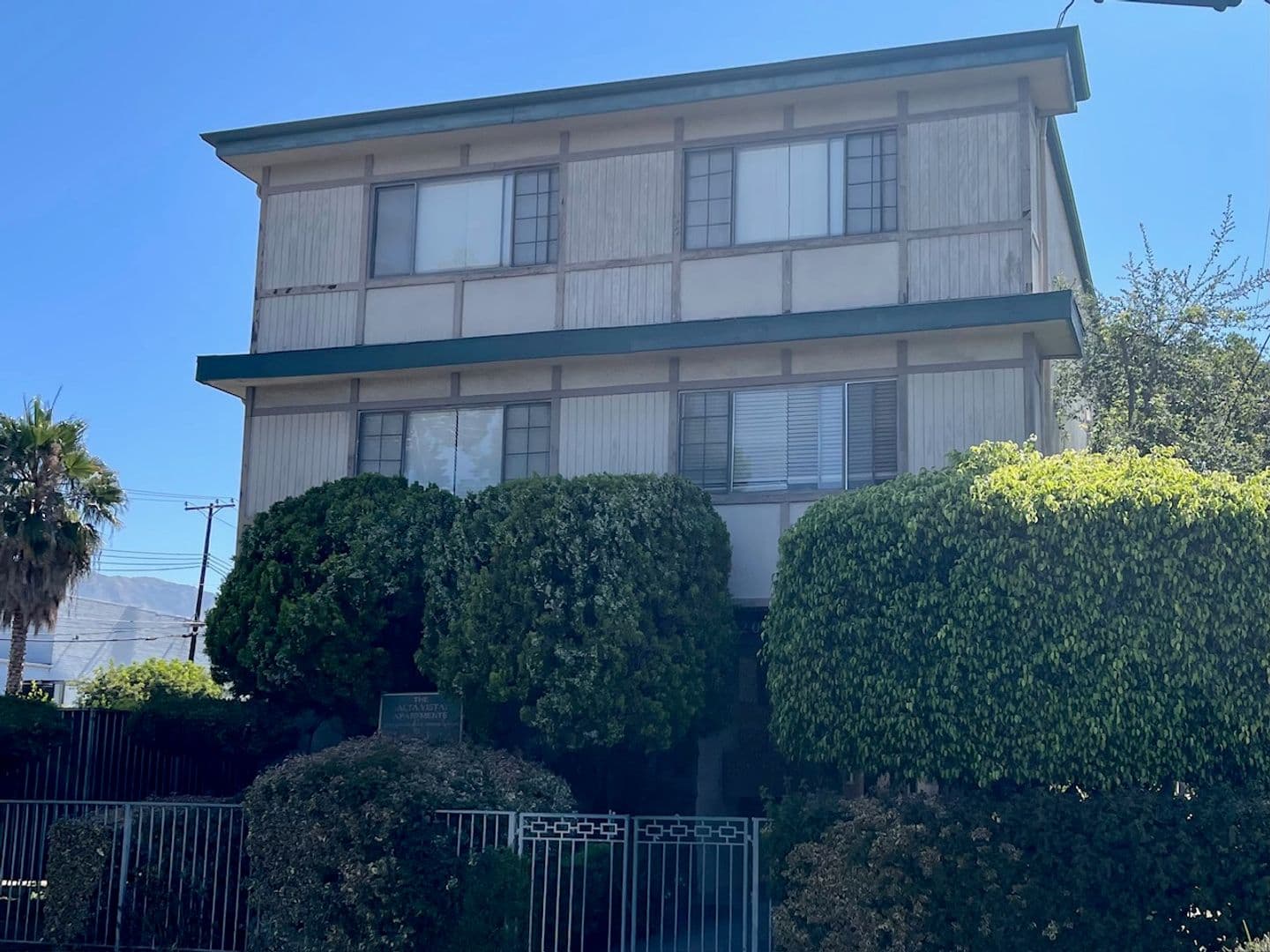 Monrovia Apartment: 1206 S. Alta Vista Avenue