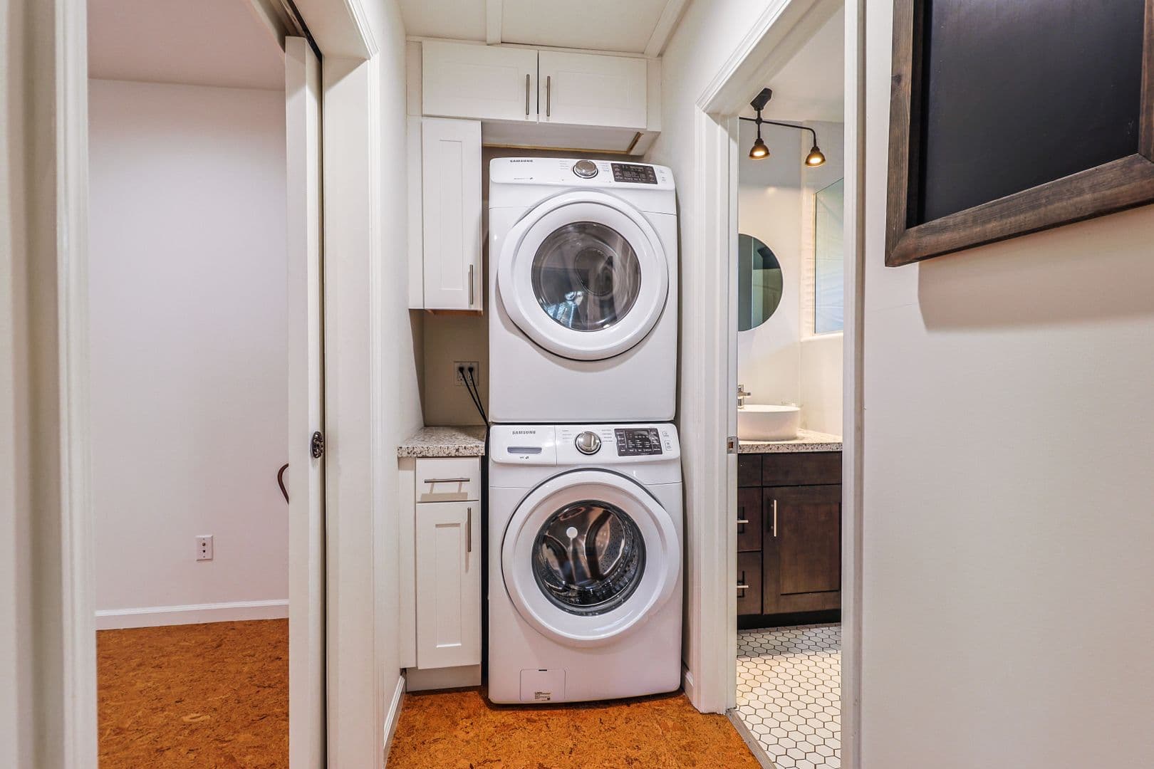 Burbank Apartment: 254-256 W. Tujunga Avenue