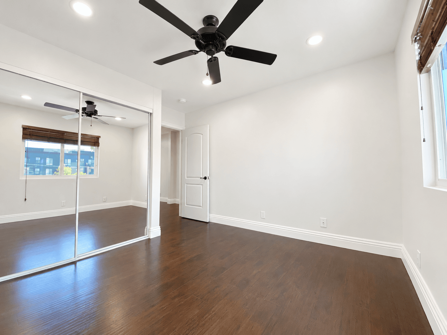 North Hollywood Apartment: 5513 Fulcher Avenue