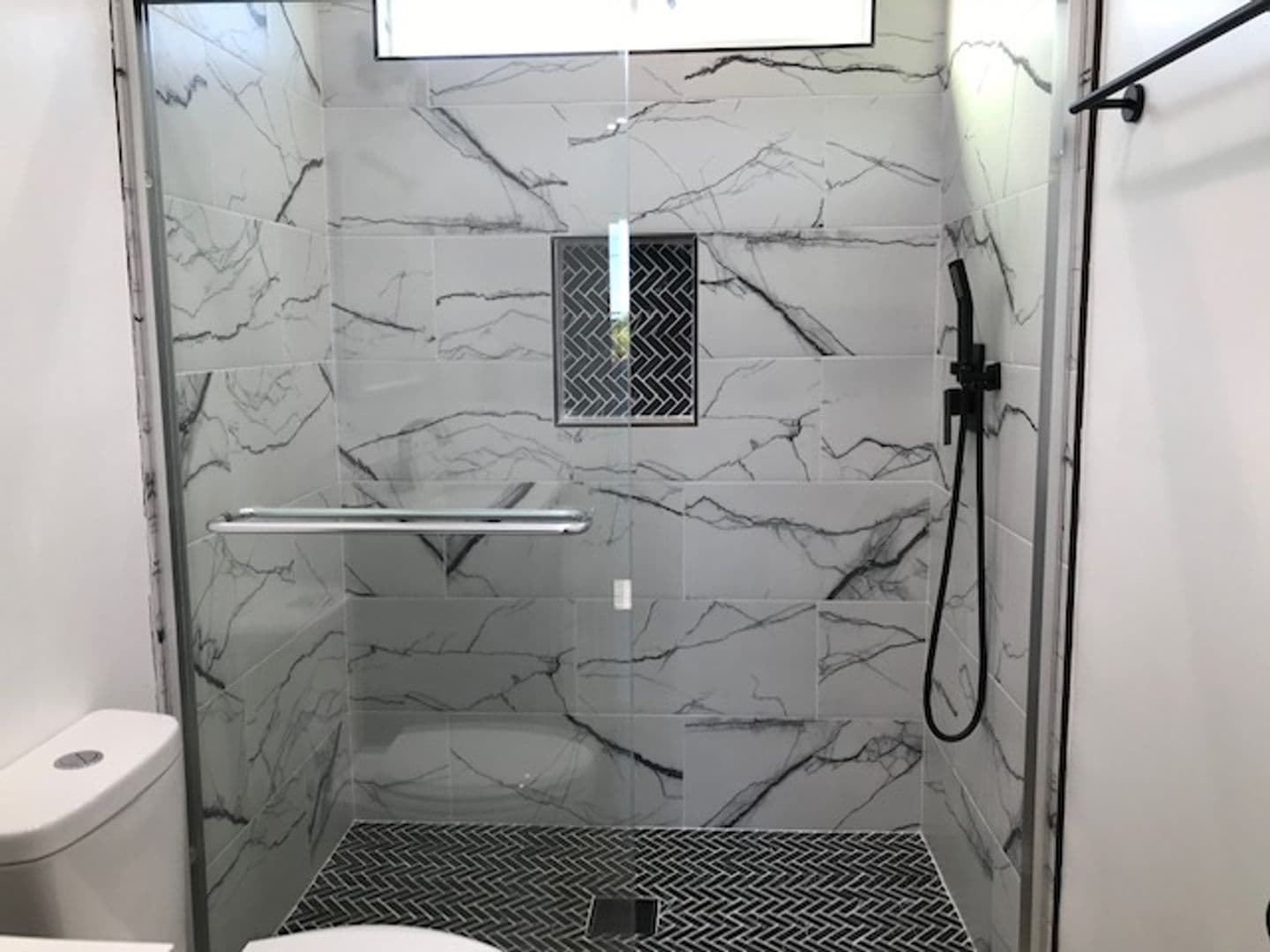 San Fernando Apartment: 710 Hollister Street