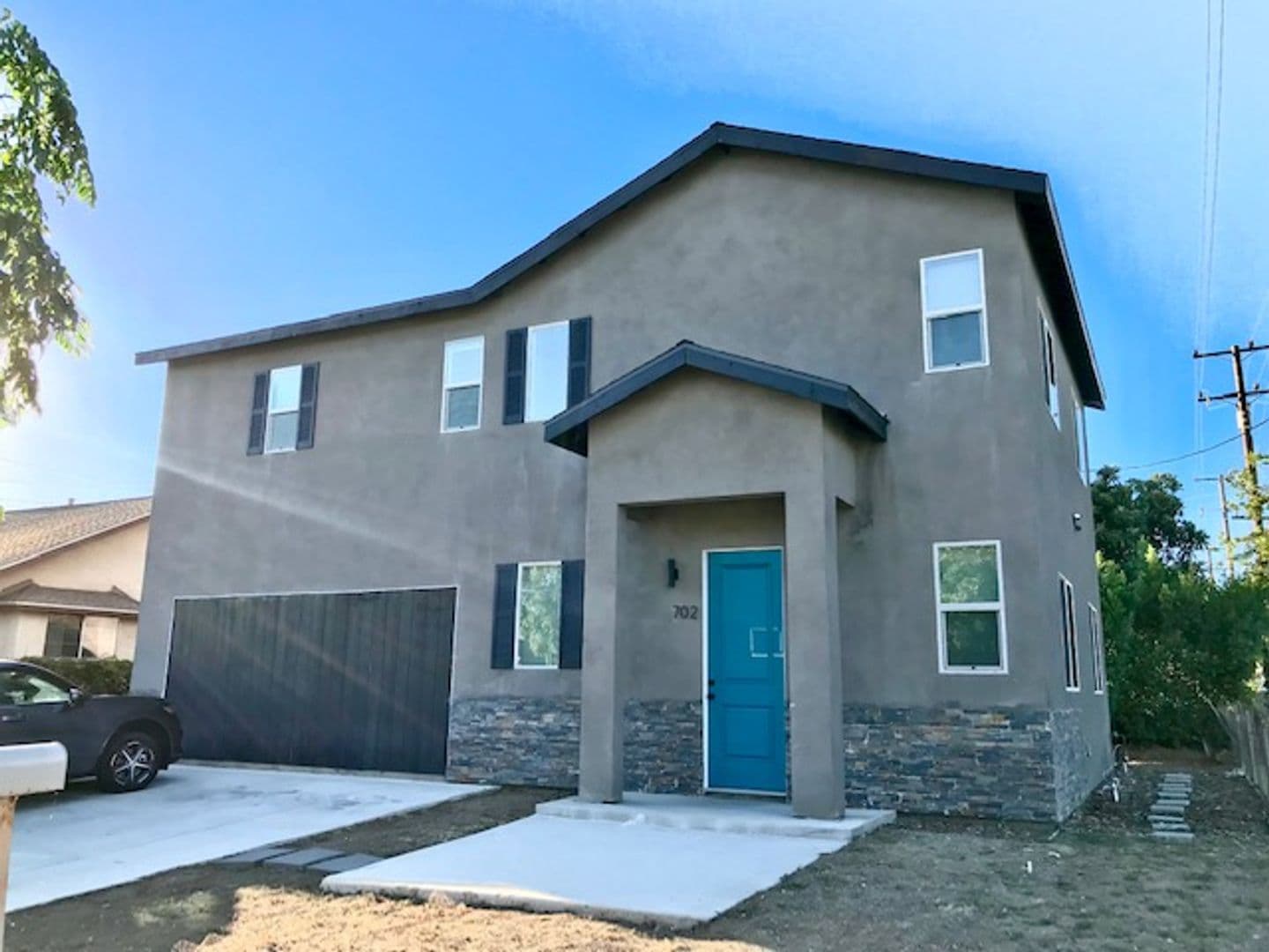 San Fernando Apartment: 710 Hollister Street