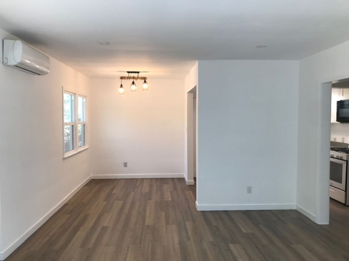 North Hollywood Apartment: 6932-6934 Agnes Avenue