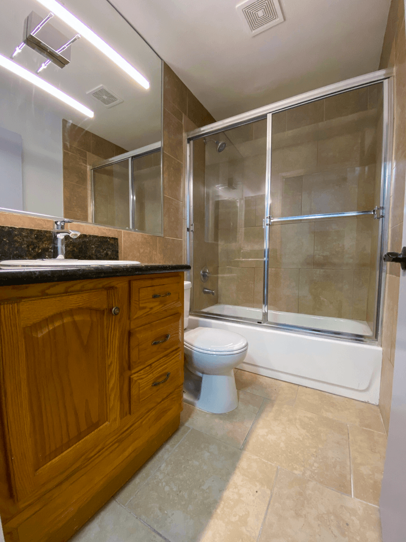 North Hollywood Apartment: 5513 Fulcher Avenue