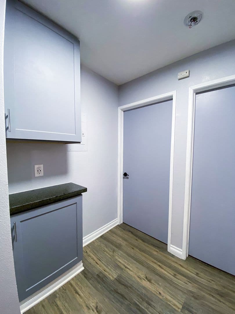 North Hollywood Apartment: 5513 Fulcher Avenue