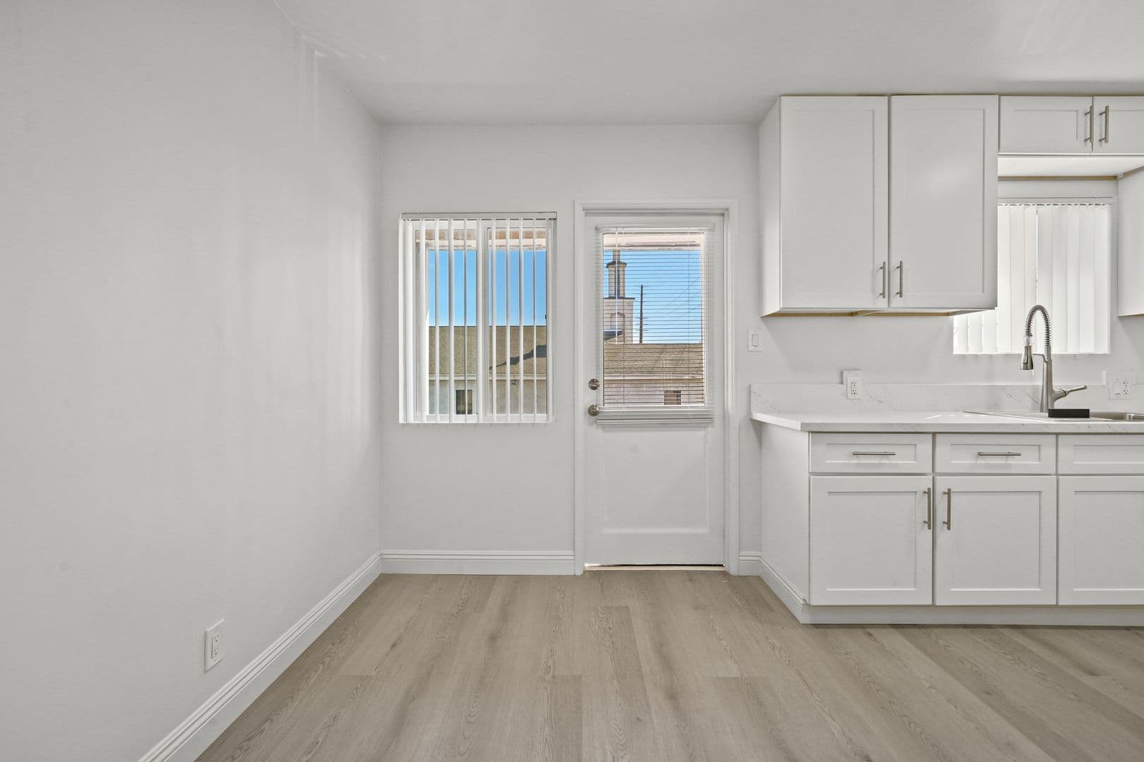 Los Angeles Apartment: 3980-88 Centinela Avenue