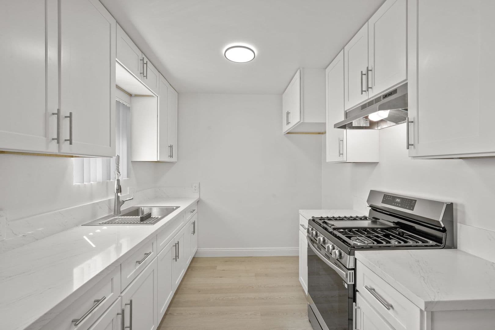 Los Angeles Apartment: 3980-88 Centinela Avenue