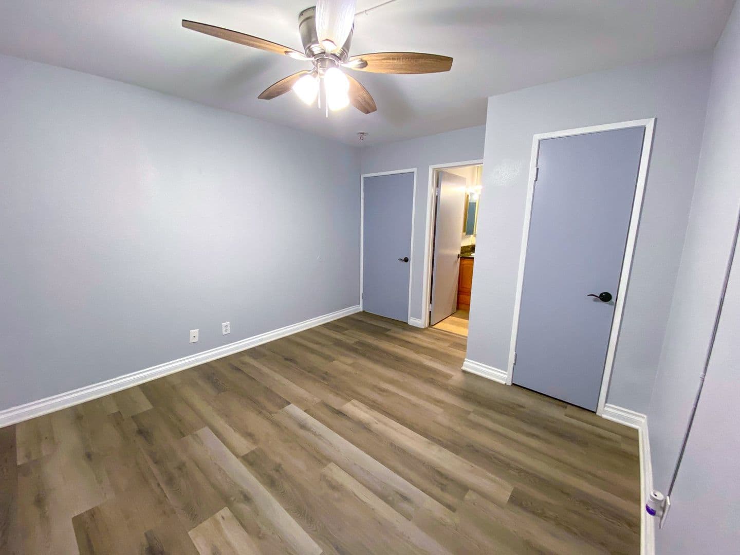 North Hollywood Apartment: 5513 Fulcher Avenue