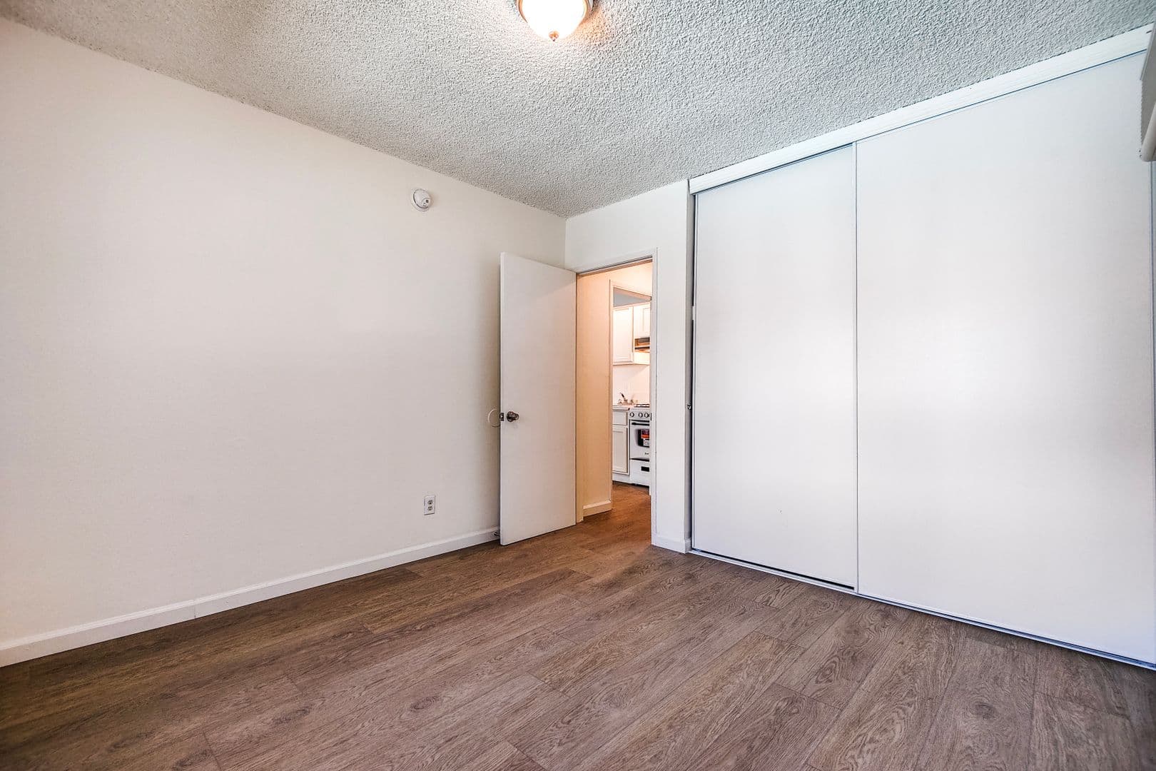 Van Nuys Apartment: 15733 Vanowen Street