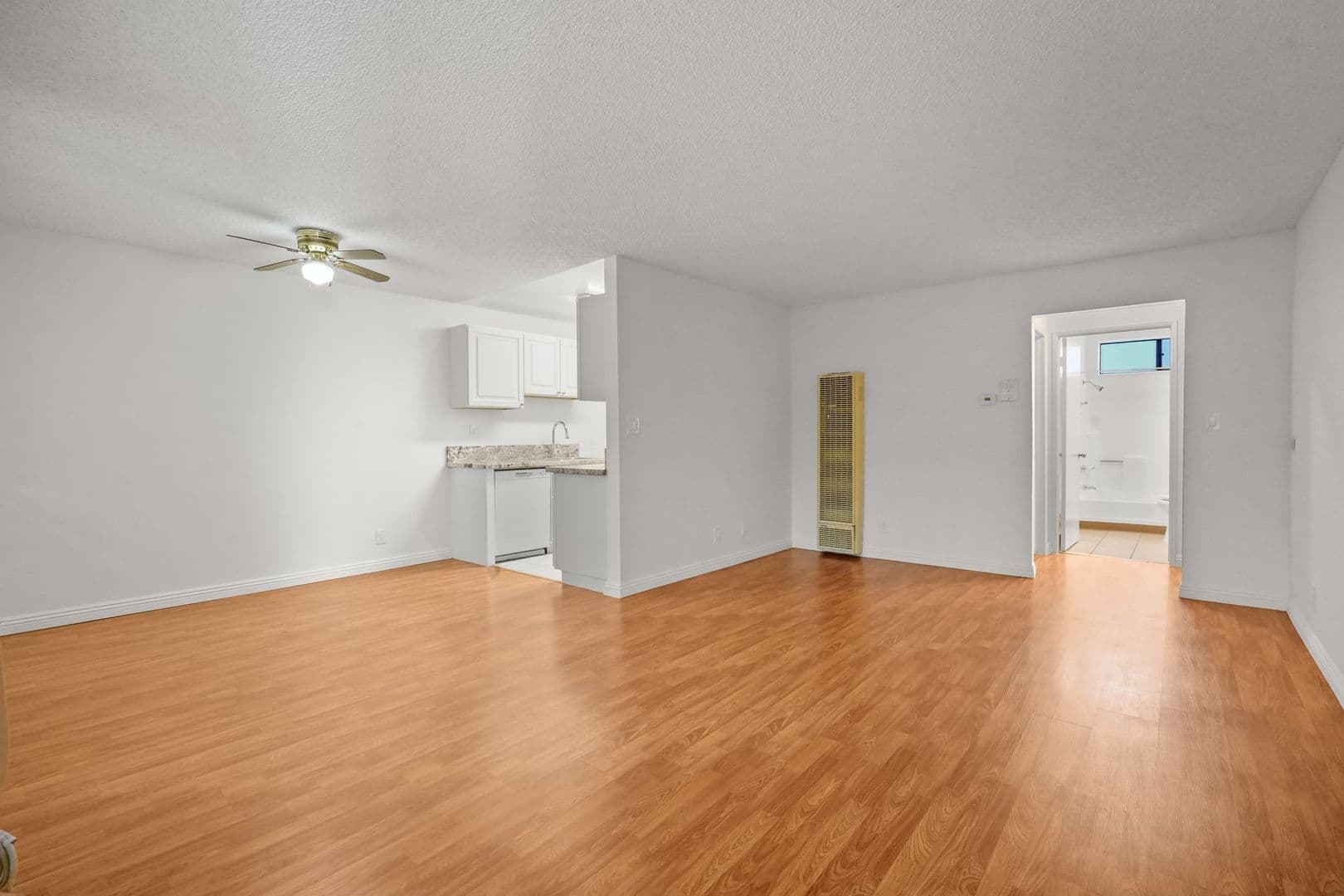 North Hollywood Apartment: 12603 Oxnard Street