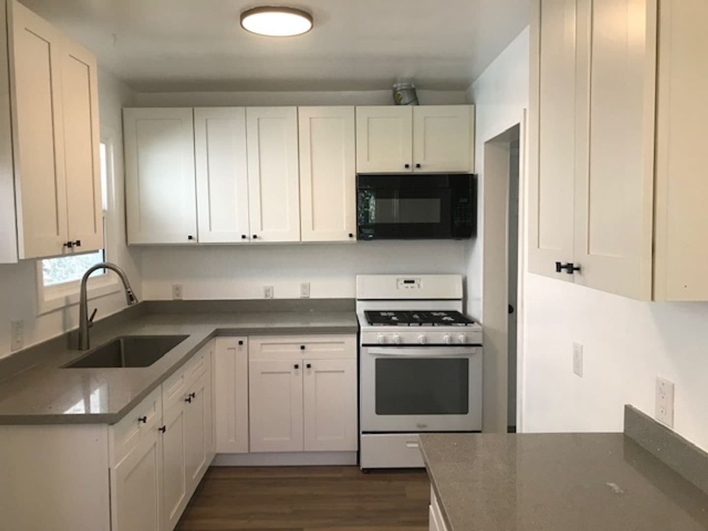 North Hollywood Apartment: 6932-6934 Agnes Avenue