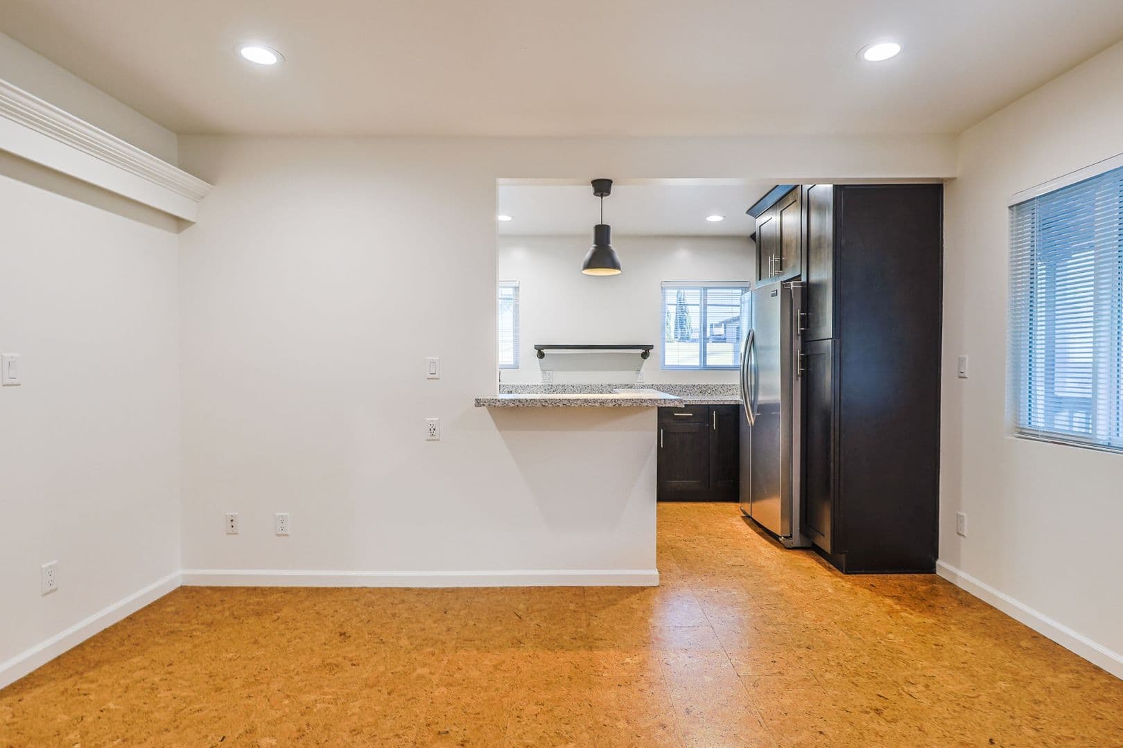 Burbank Apartment: 254-256 W. Tujunga Avenue
