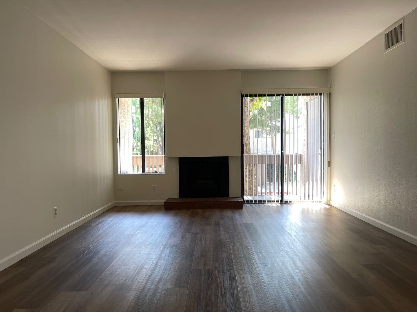 Sherman Oaks House: 15215 Magnolia Blvd. #118
