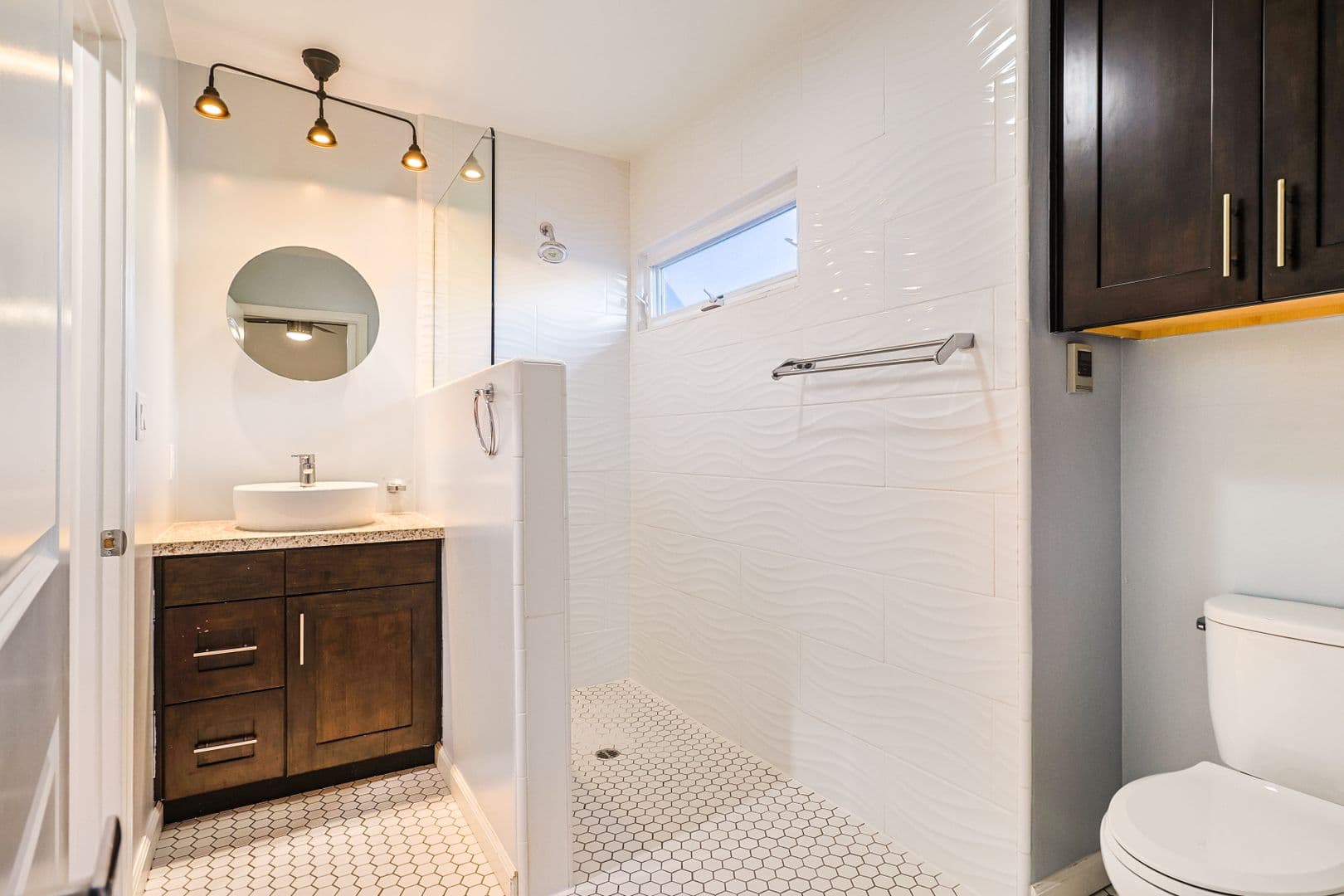 Burbank Apartment: 254-256 W. Tujunga Avenue