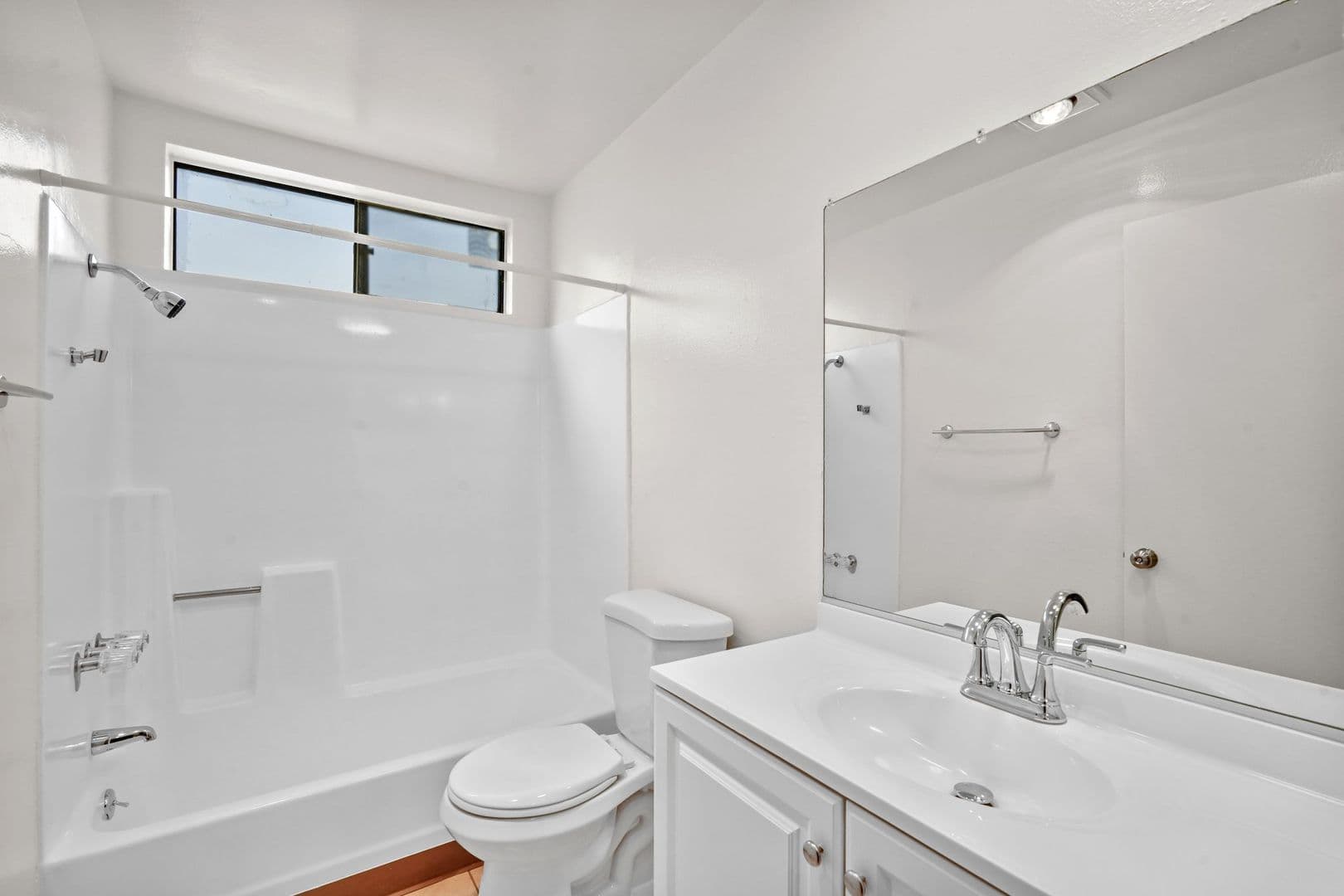 North Hollywood Apartment: 12603 Oxnard Street